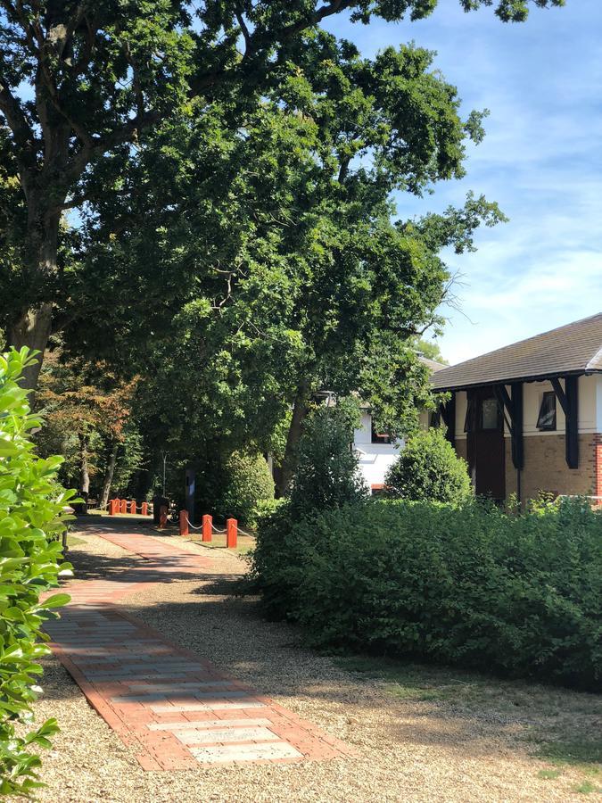 Hotel Gilwell Park Chingford Zewnętrze zdjęcie